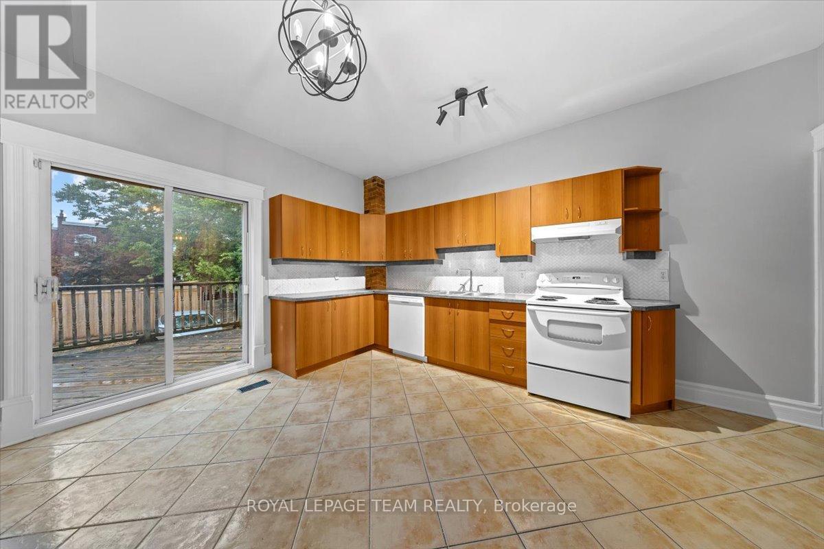 134 Elm Street, Ottawa, Ontario  K1R 6N5 - Photo 8 - X12384321