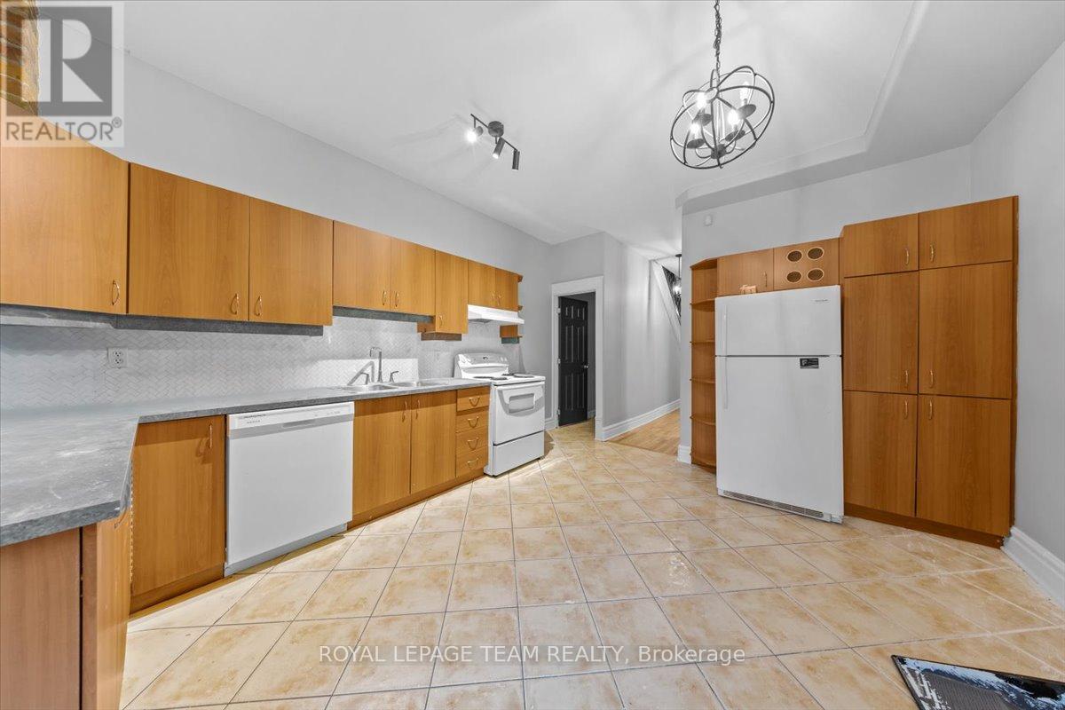 134 Elm Street, Ottawa, Ontario  K1R 6N5 - Photo 9 - X12384321