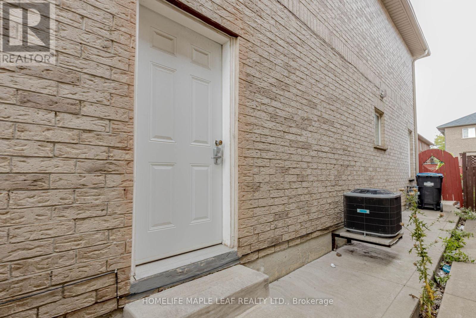 35 Ridgefield Court, Brampton, Ontario  L6P 1B4 - Photo 28 - W12371960