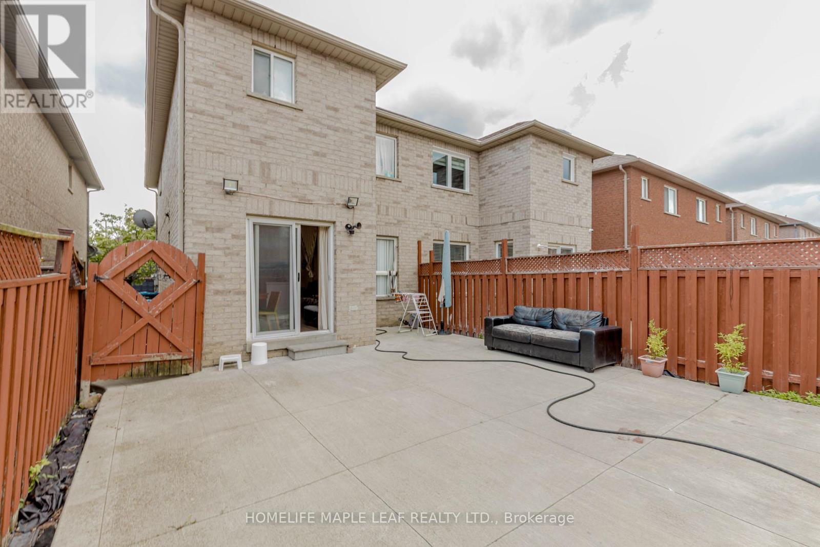 35 Ridgefield Court, Brampton, Ontario  L6P 1B4 - Photo 39 - W12371960