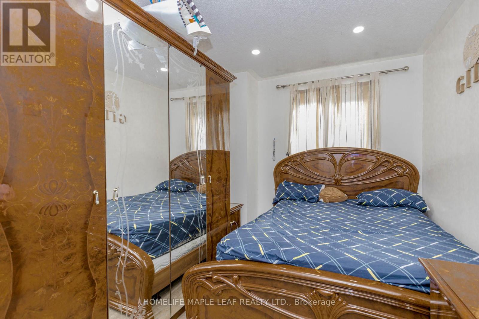 35 Ridgefield Court, Brampton, Ontario  L6P 1B4 - Photo 25 - W12371960