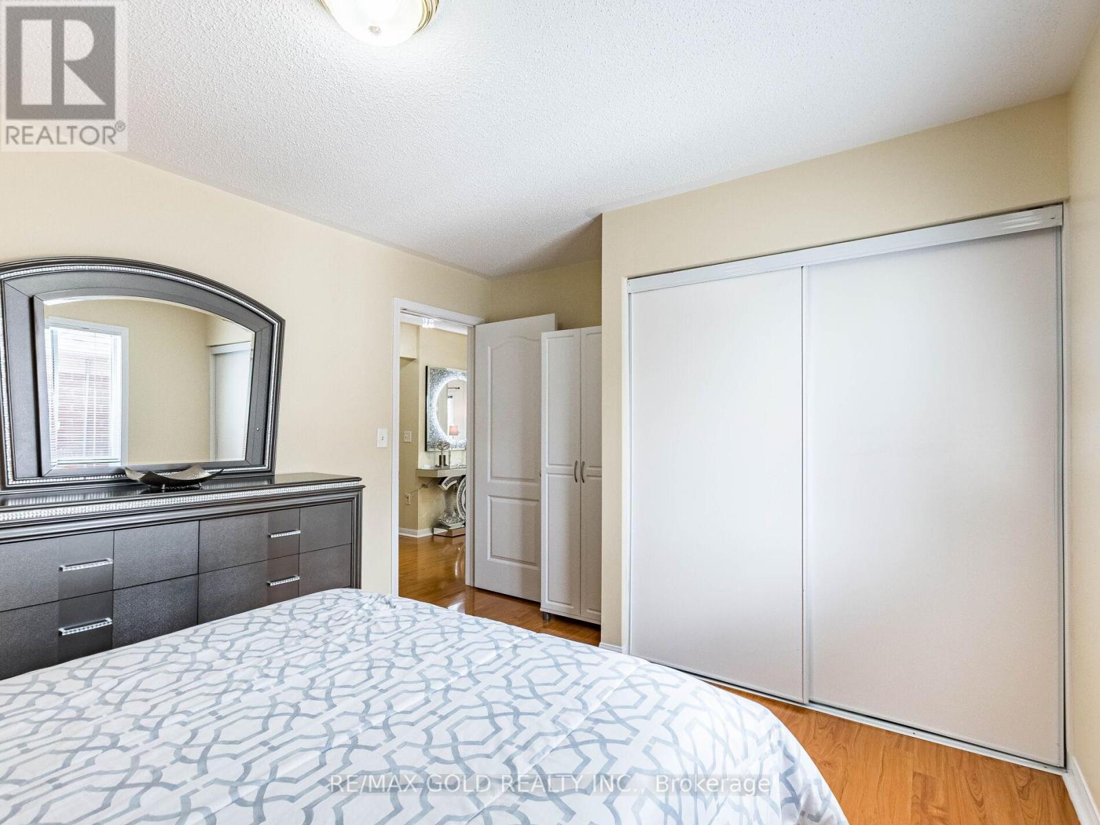 47 Linstock Drive, Brampton, Ontario  L6P 1C9 - Photo 32 - W12386029