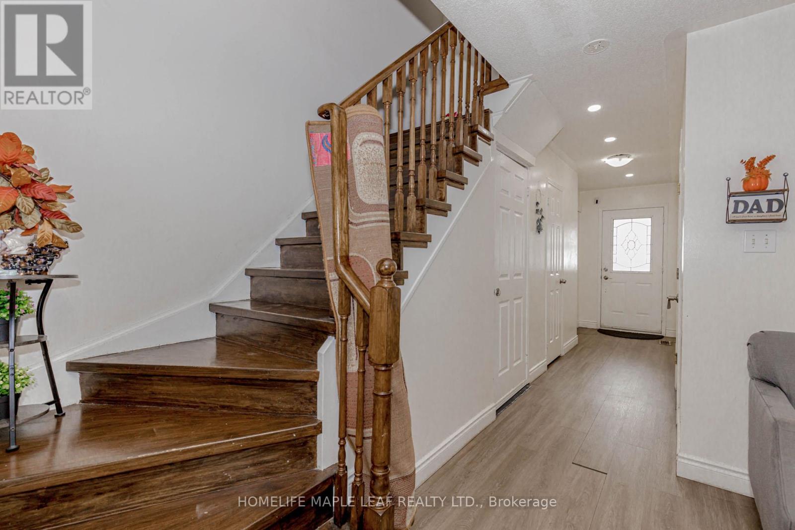 35 Ridgefield Court, Brampton, Ontario  L6P 1B4 - Photo 18 - W12371960