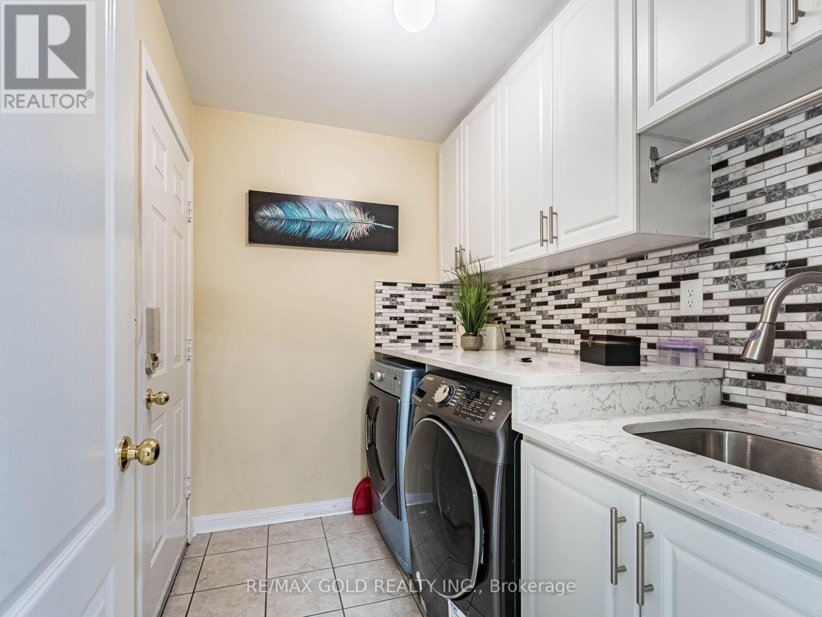 47 Linstock Drive, Brampton, Ontario  L6P 1C9 - Photo 19 - W12386029