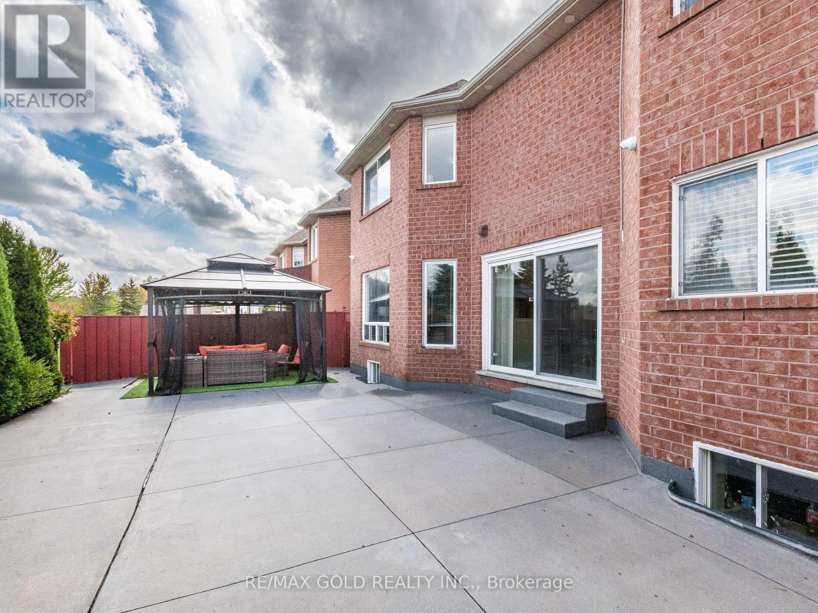47 Linstock Drive, Brampton, Ontario  L6P 1C9 - Photo 41 - W12386029