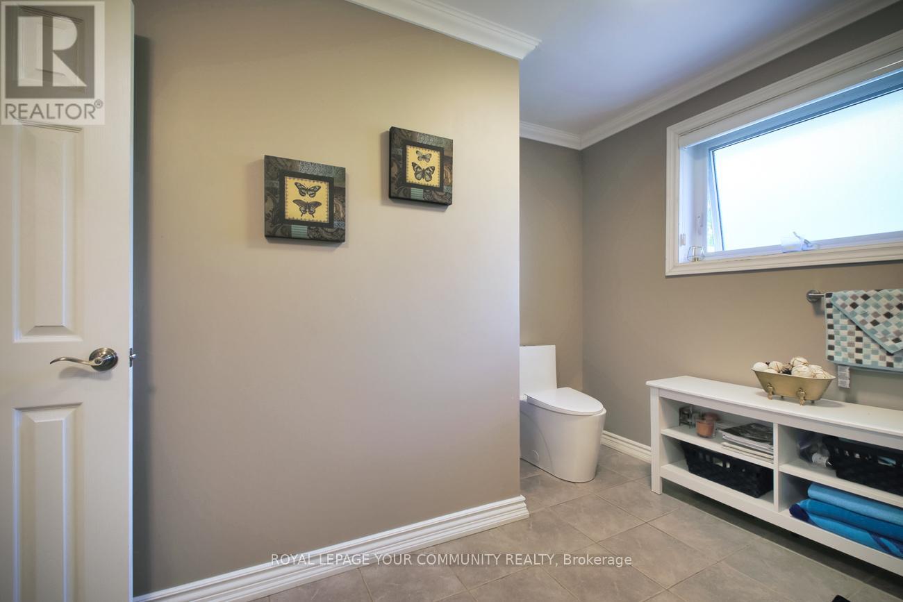 41 Hamilton Drive, Newmarket, Ontario  L3Y 3E7 - Photo 20 - N12386074