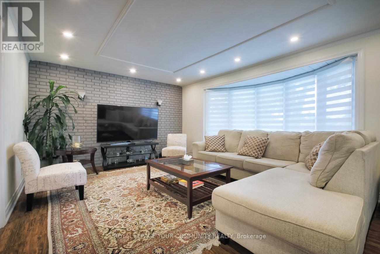 41 Hamilton Drive, Newmarket, Ontario  L3Y 3E7 - Photo 21 - N12386074
