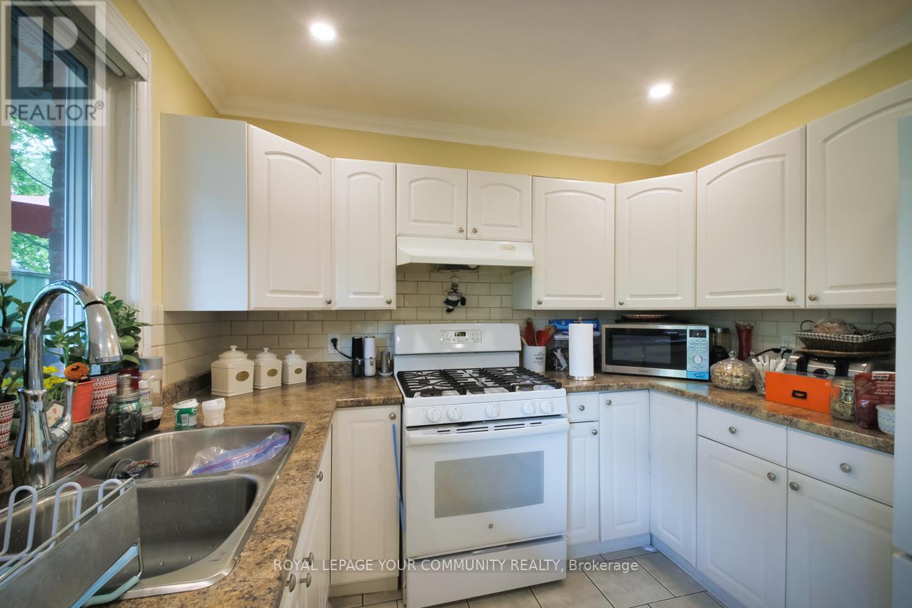 41 Hamilton Drive, Newmarket, Ontario  L3Y 3E7 - Photo 34 - N12386074
