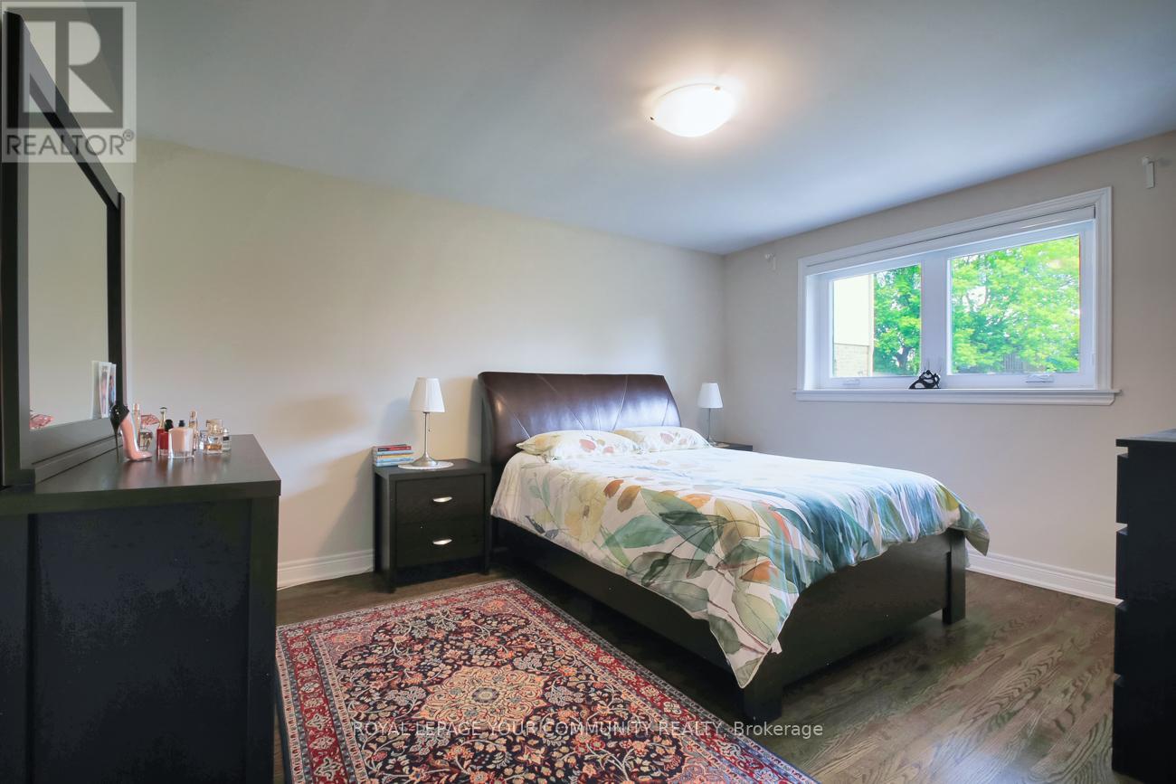 41 Hamilton Drive, Newmarket, Ontario  L3Y 3E7 - Photo 7 - N12386074