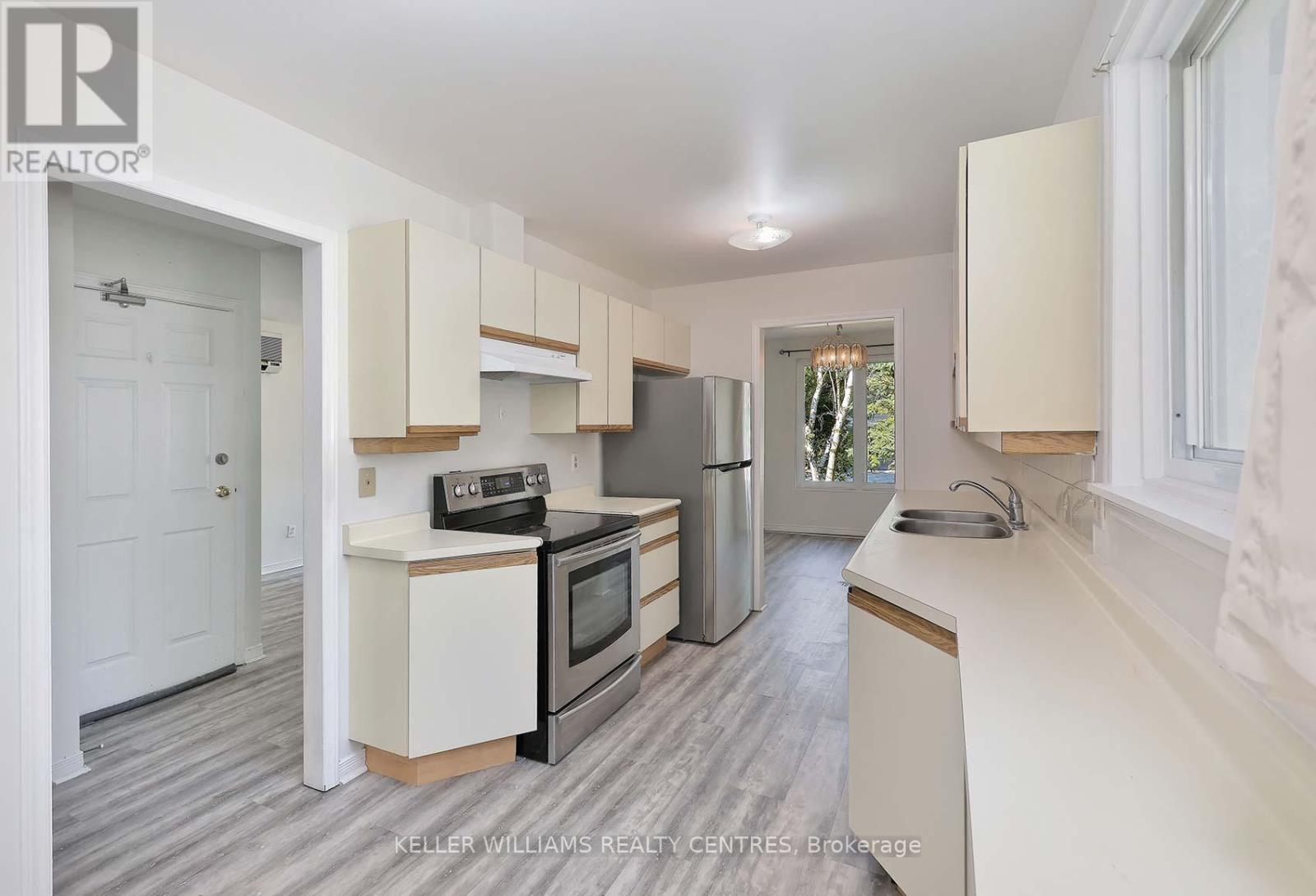 373 Borden Avenue, Newmarket, Ontario  L3Y 5C1 - Photo 12 - N12386086