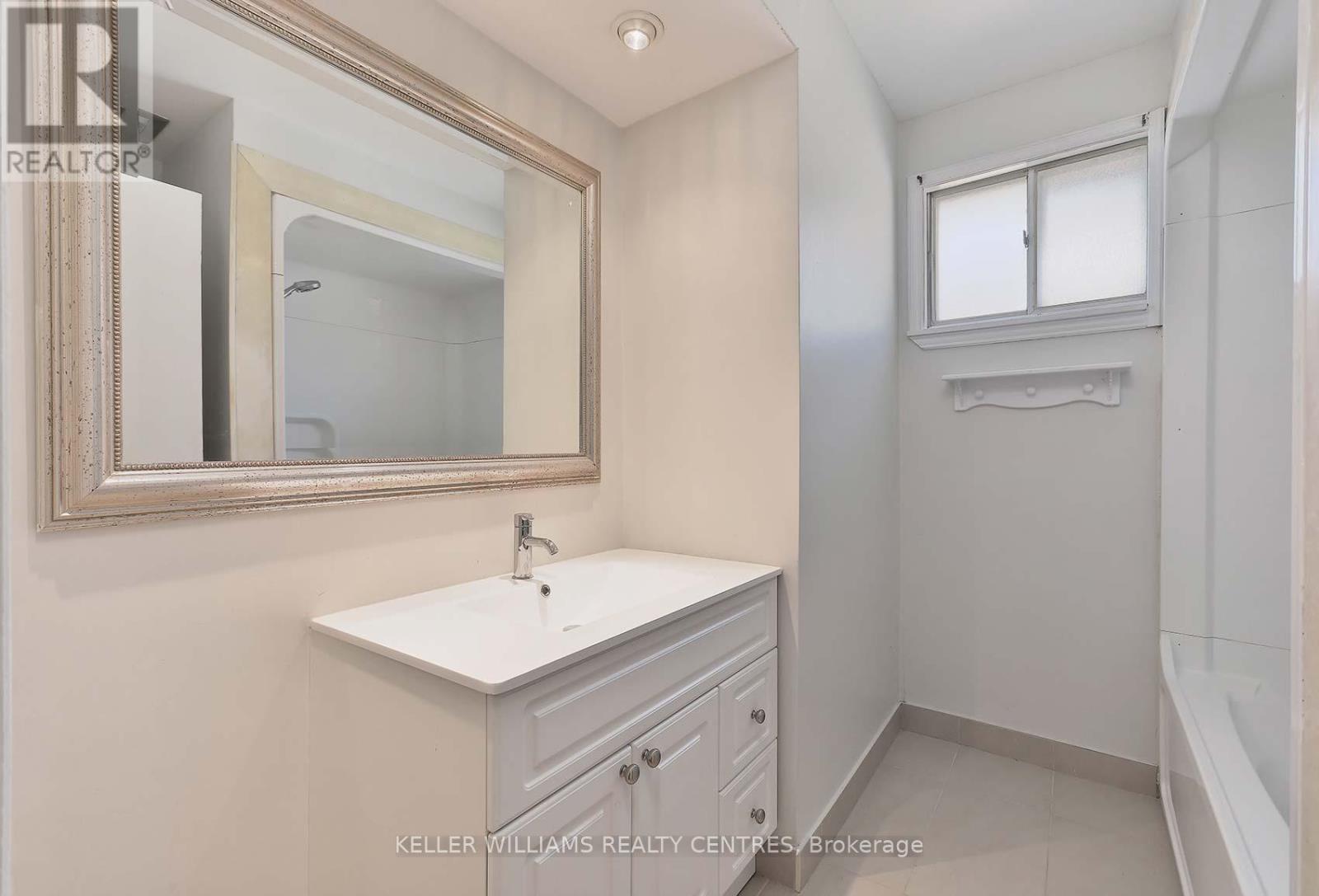 373 Borden Avenue, Newmarket, Ontario  L3Y 5C1 - Photo 18 - N12386086
