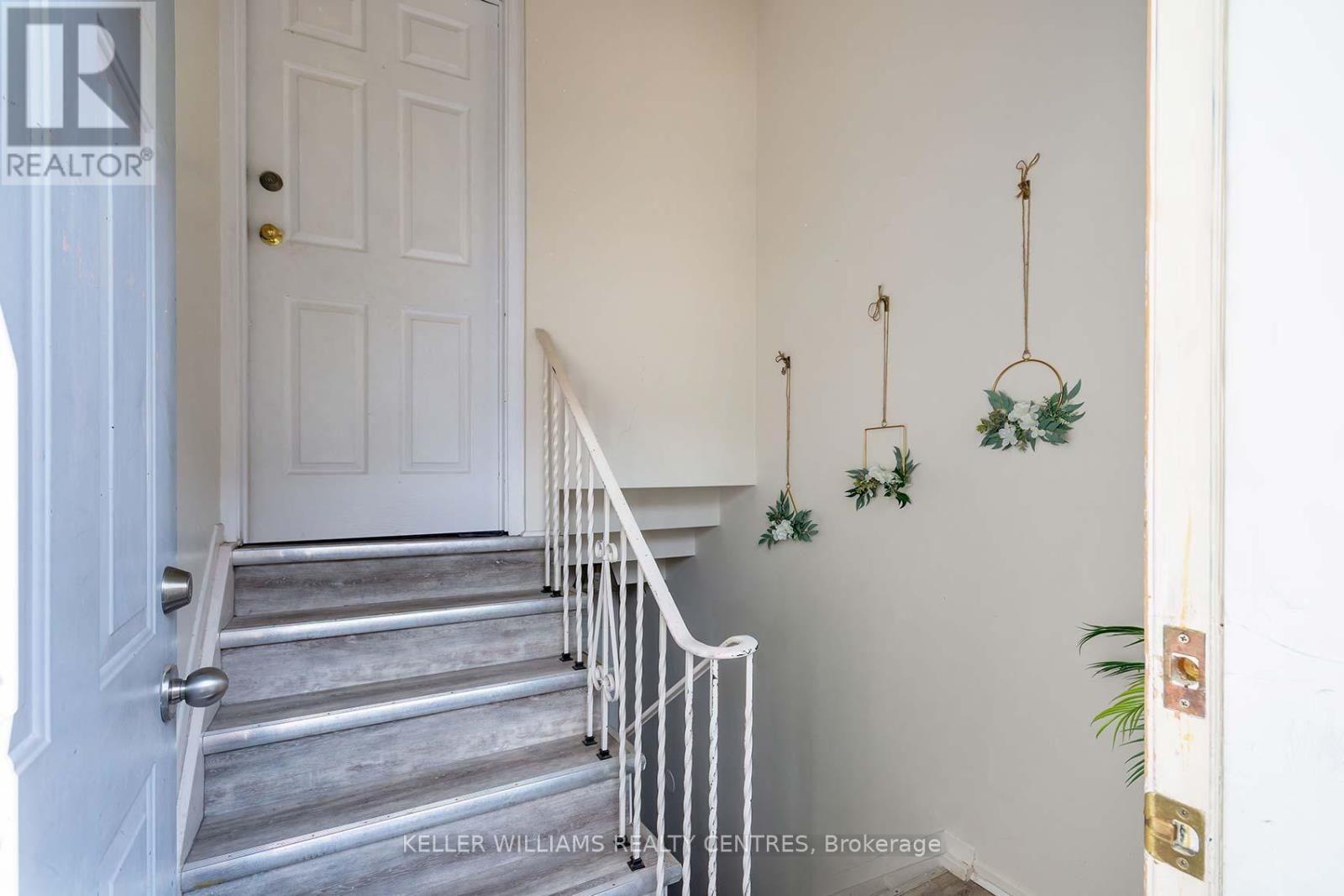 373 Borden Avenue, Newmarket, Ontario  L3Y 5C1 - Photo 5 - N12386086
