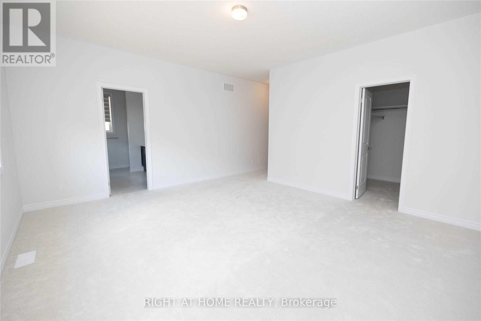 10 Sprucedale Way, Whitchurch-Stouffville, Ontario  L4A 4X3 - Photo 19 - N12386094
