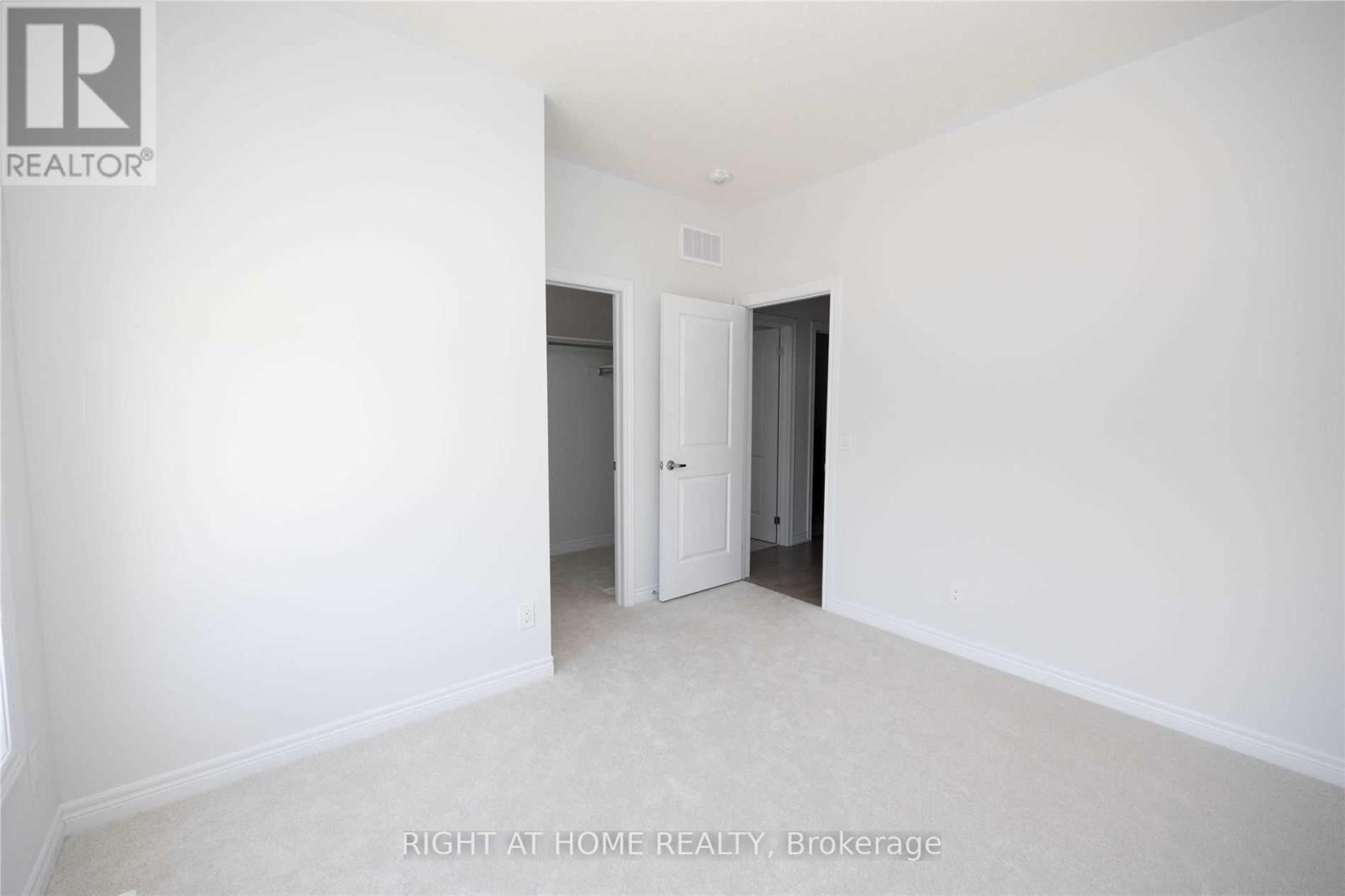 10 Sprucedale Way, Whitchurch-Stouffville, Ontario  L4A 4X3 - Photo 28 - N12386094