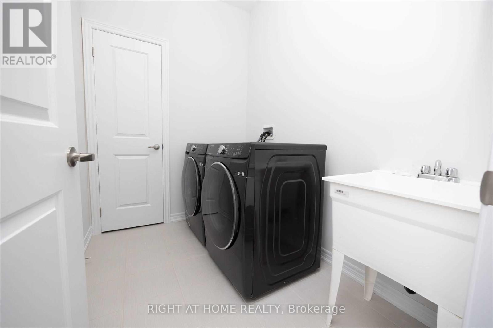 10 Sprucedale Way, Whitchurch-Stouffville, Ontario  L4A 4X3 - Photo 29 - N12386094