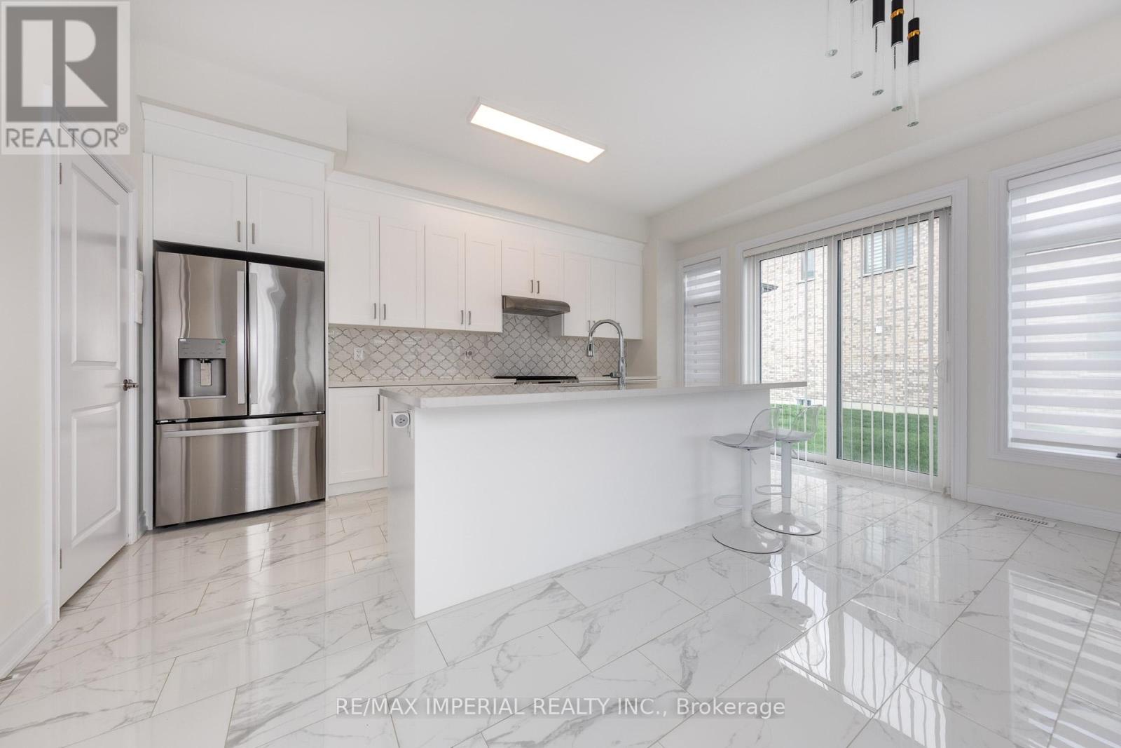 20 Harold Humphrey Street, Markham (Angus Glen), Ontario  L6C 3N2 - Photo 14 - N12386111