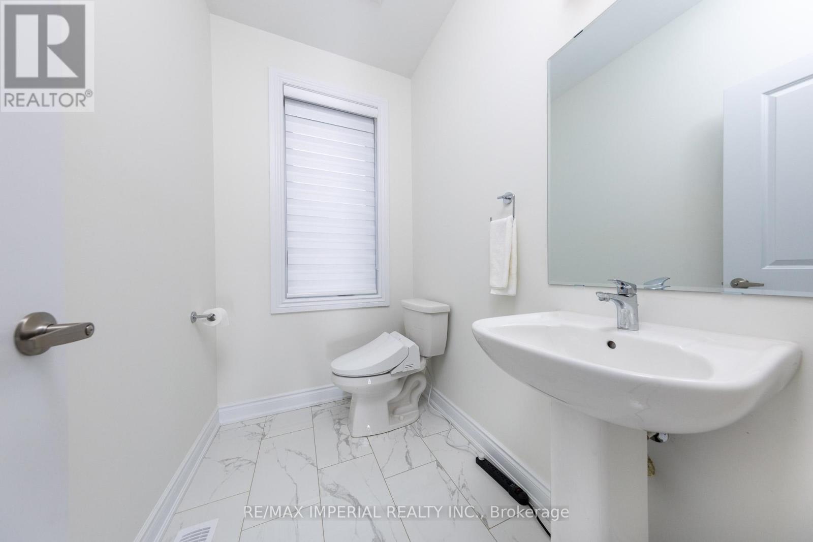 20 Harold Humphrey Street, Markham (Angus Glen), Ontario  L6C 3N2 - Photo 19 - N12386111