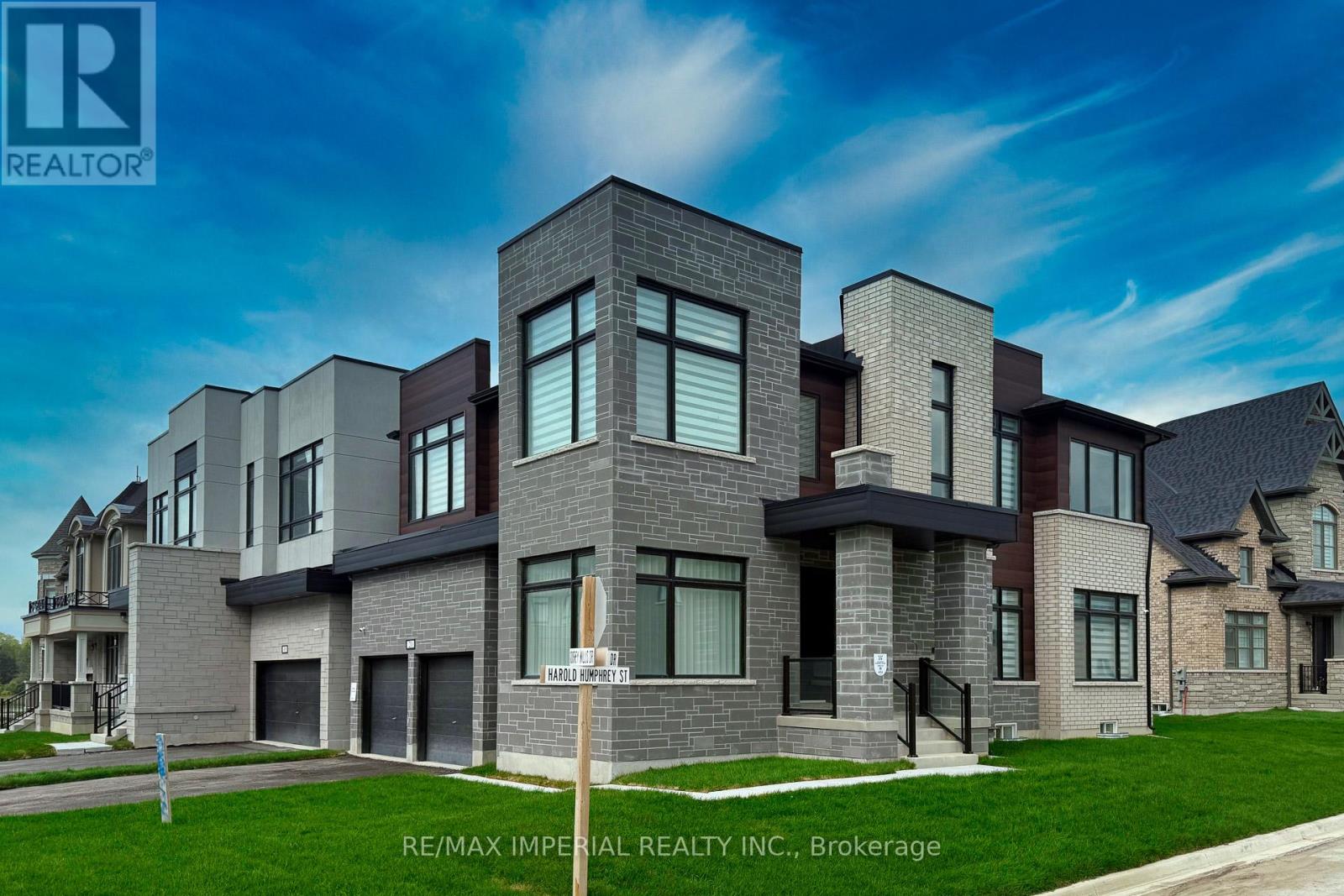 20 Harold Humphrey Street, Markham (Angus Glen), Ontario  L6C 3N2 - Photo 2 - N12386111