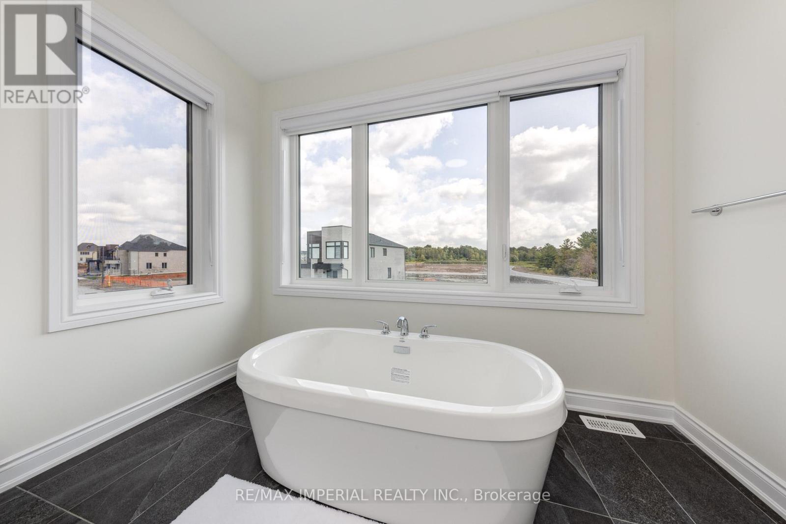 20 Harold Humphrey Street, Markham (Angus Glen), Ontario  L6C 3N2 - Photo 32 - N12386111