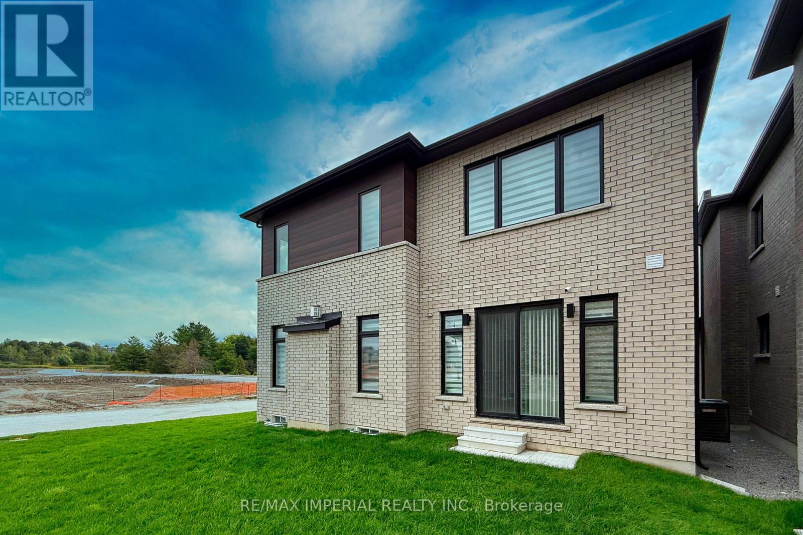 20 Harold Humphrey Street, Markham (Angus Glen), Ontario  L6C 3N2 - Photo 40 - N12386111