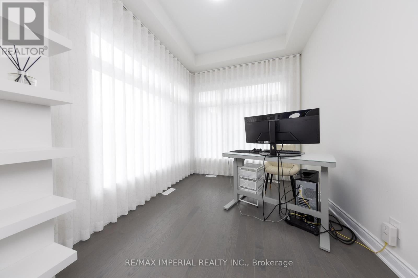 20 Harold Humphrey Street, Markham (Angus Glen), Ontario  L6C 3N2 - Photo 6 - N12386111