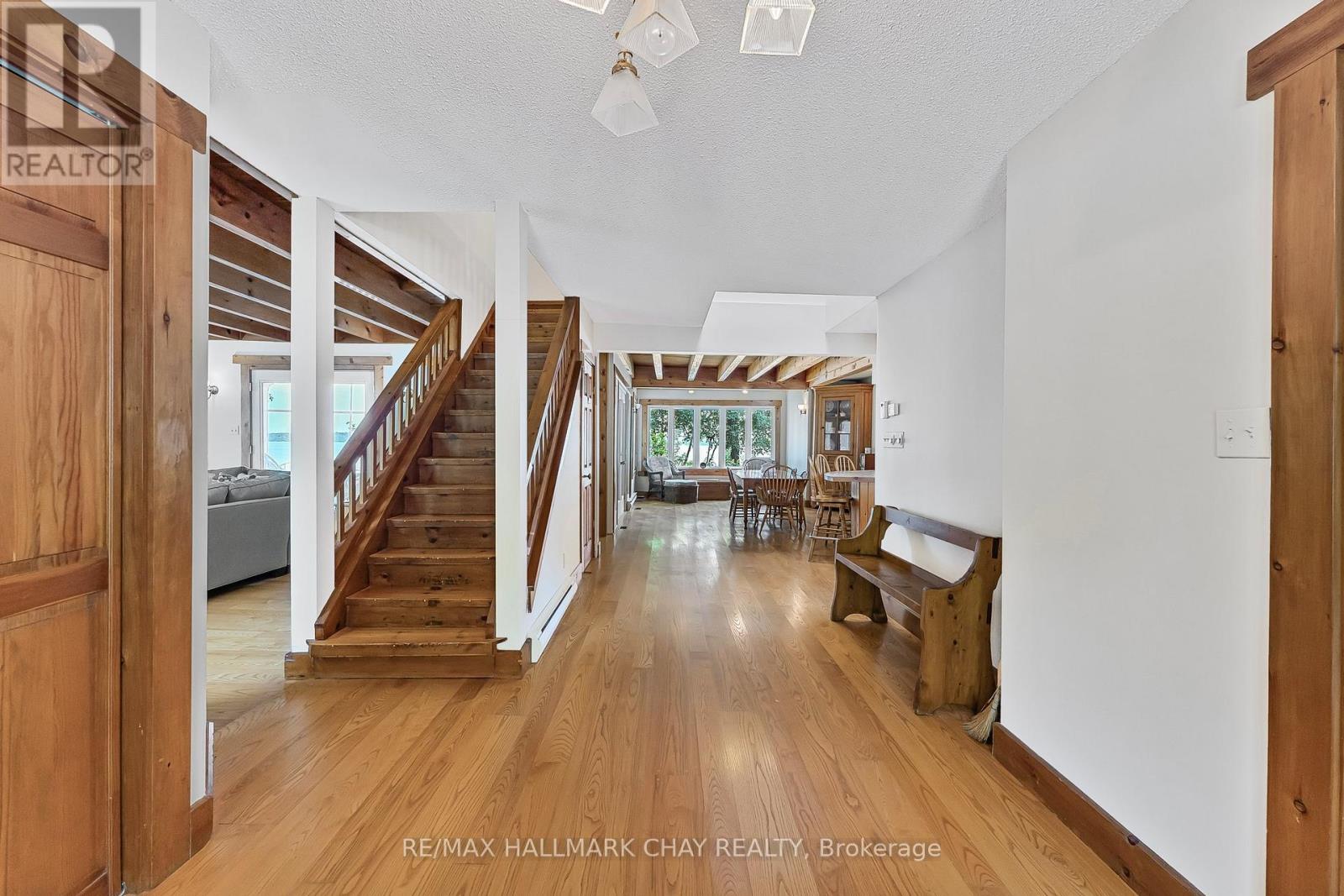 209 Bay Street, Oro-Medonte (Shanty Bay), Ontario  L0L 2L0 - Photo 11 - S12386085