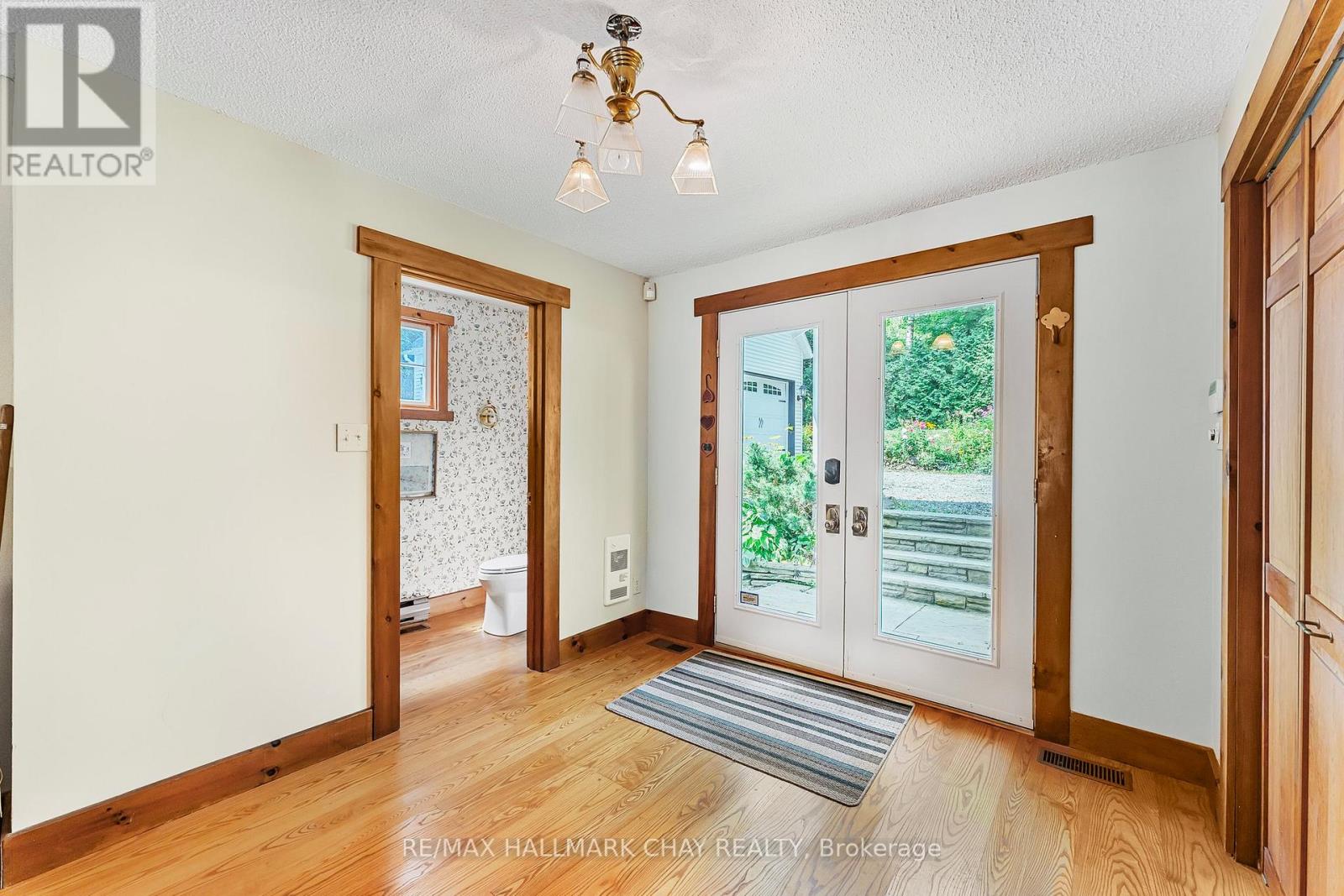 209 Bay Street, Oro-Medonte (Shanty Bay), Ontario  L0L 2L0 - Photo 12 - S12386085