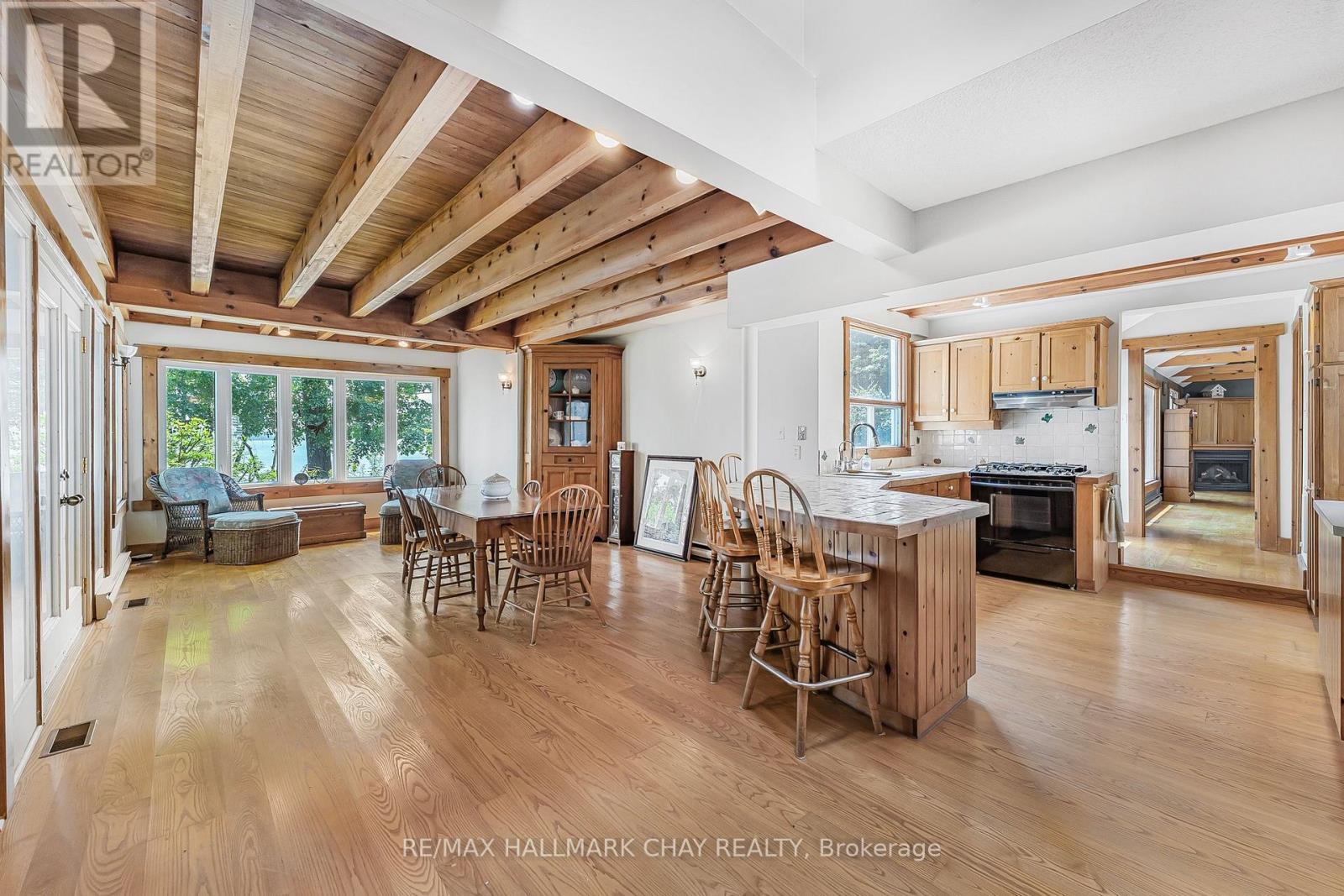 209 Bay Street, Oro-Medonte (Shanty Bay), Ontario  L0L 2L0 - Photo 13 - S12386085