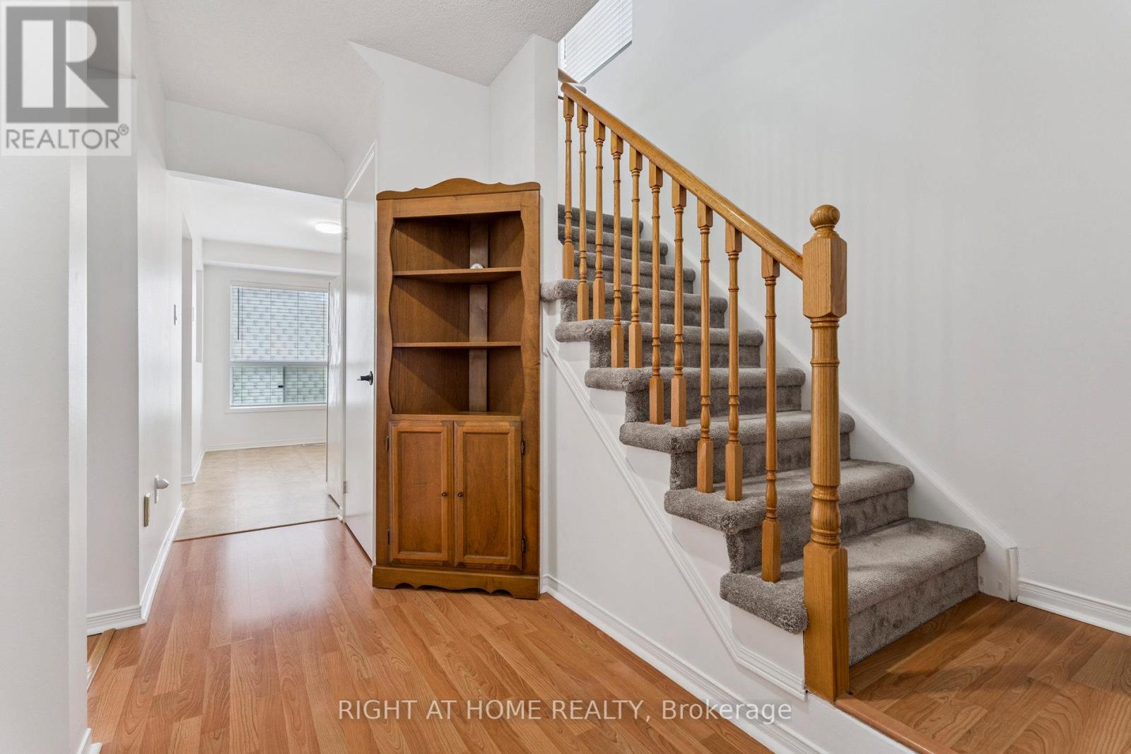 115 Laidlaw Drive, Barrie, Ontario  L4N 7R9 - Photo 3 - S12386115