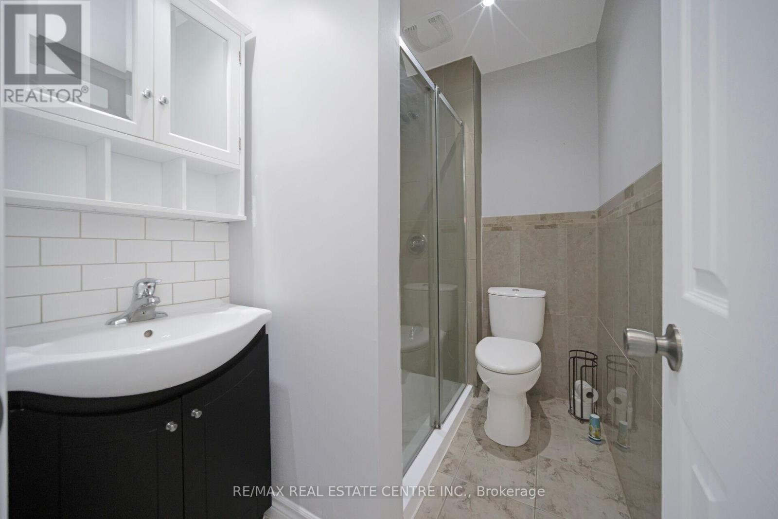 35 Madison Street, Brampton (Central Park), Ontario  L6S 3C4 - Photo 19 - W12386075