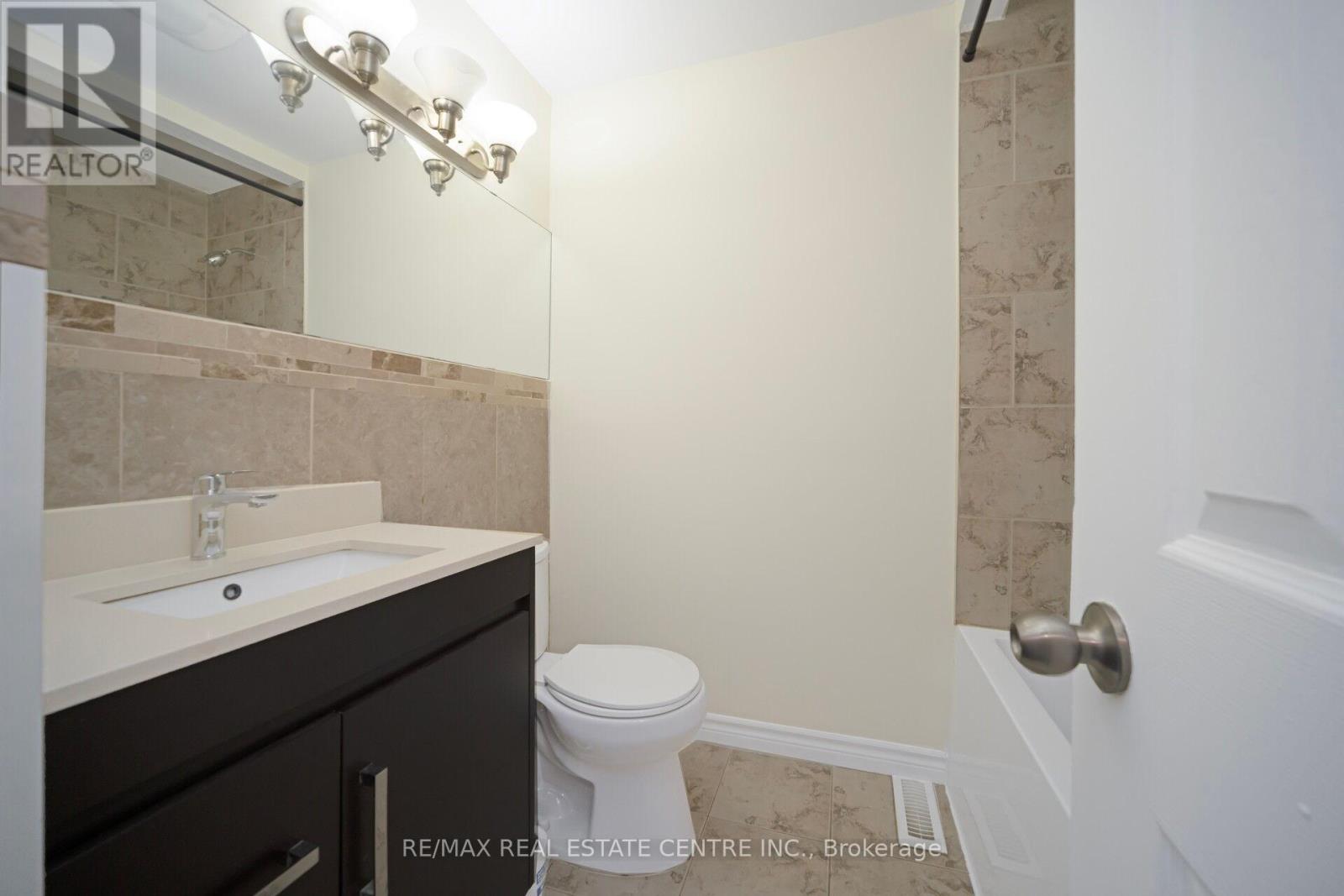 35 Madison Street, Brampton (Central Park), Ontario  L6S 3C4 - Photo 24 - W12386075