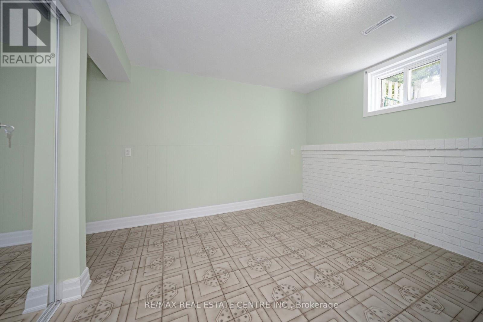 35 Madison Street, Brampton (Central Park), Ontario  L6S 3C4 - Photo 29 - W12386075
