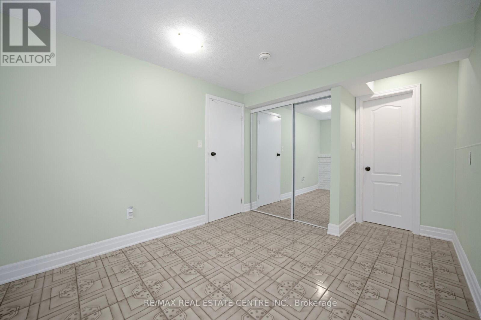 35 Madison Street, Brampton (Central Park), Ontario  L6S 3C4 - Photo 30 - W12386075