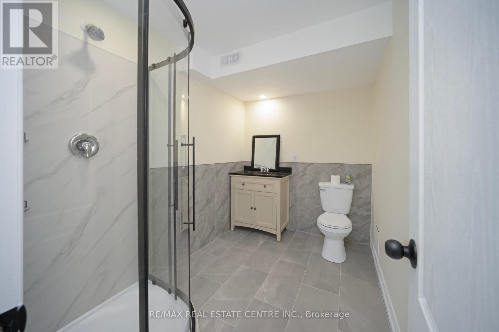 35 Madison Street, Brampton (Central Park), Ontario  L6S 3C4 - Photo 31 - W12386075