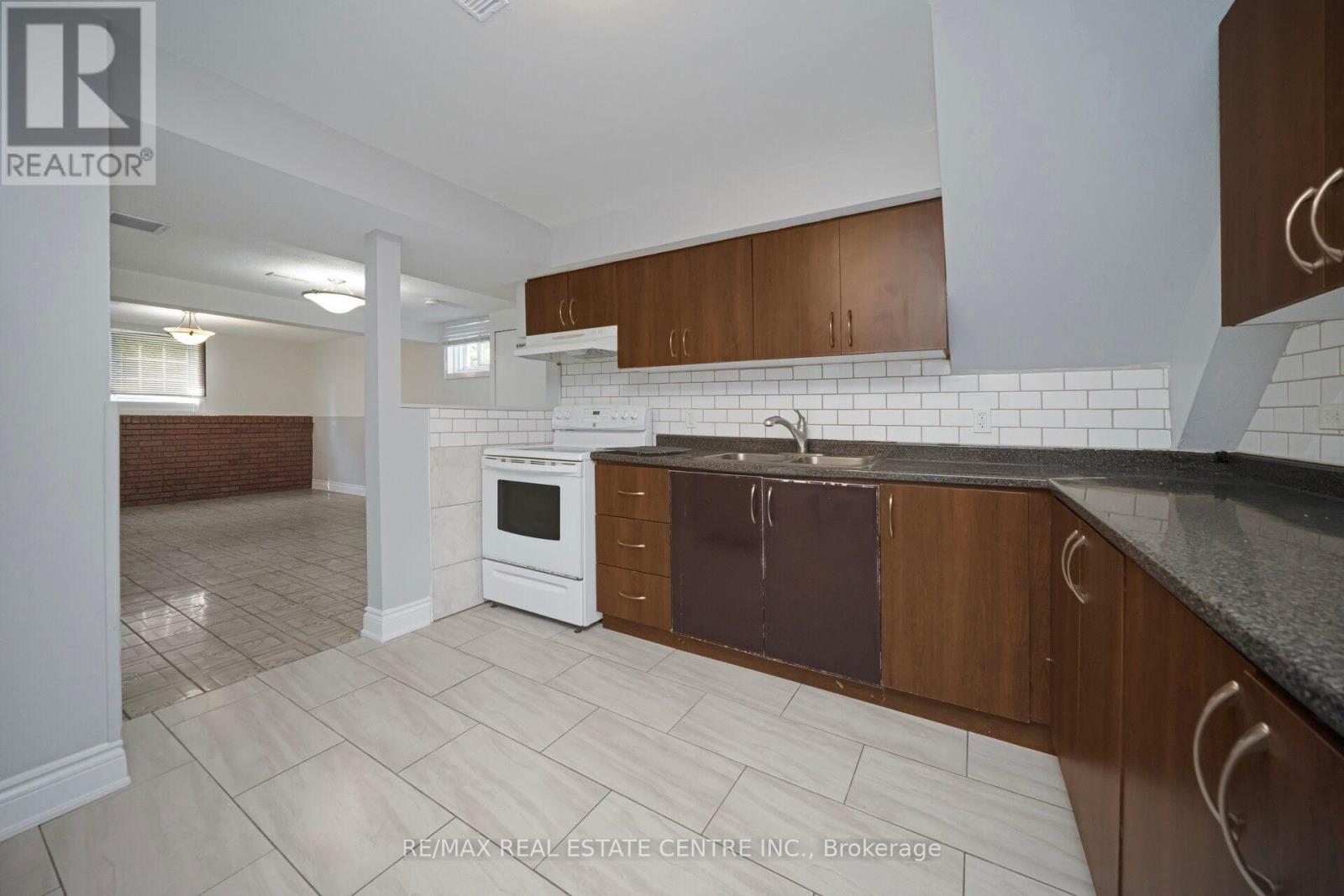 35 Madison Street, Brampton (Central Park), Ontario  L6S 3C4 - Photo 33 - W12386075
