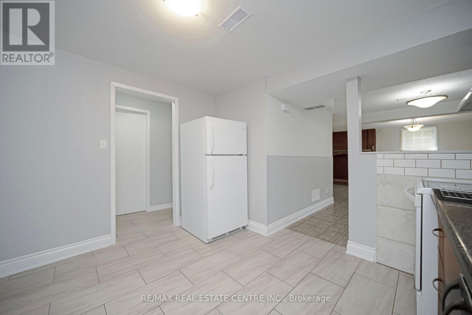 35 Madison Street, Brampton (Central Park), Ontario  L6S 3C4 - Photo 34 - W12386075