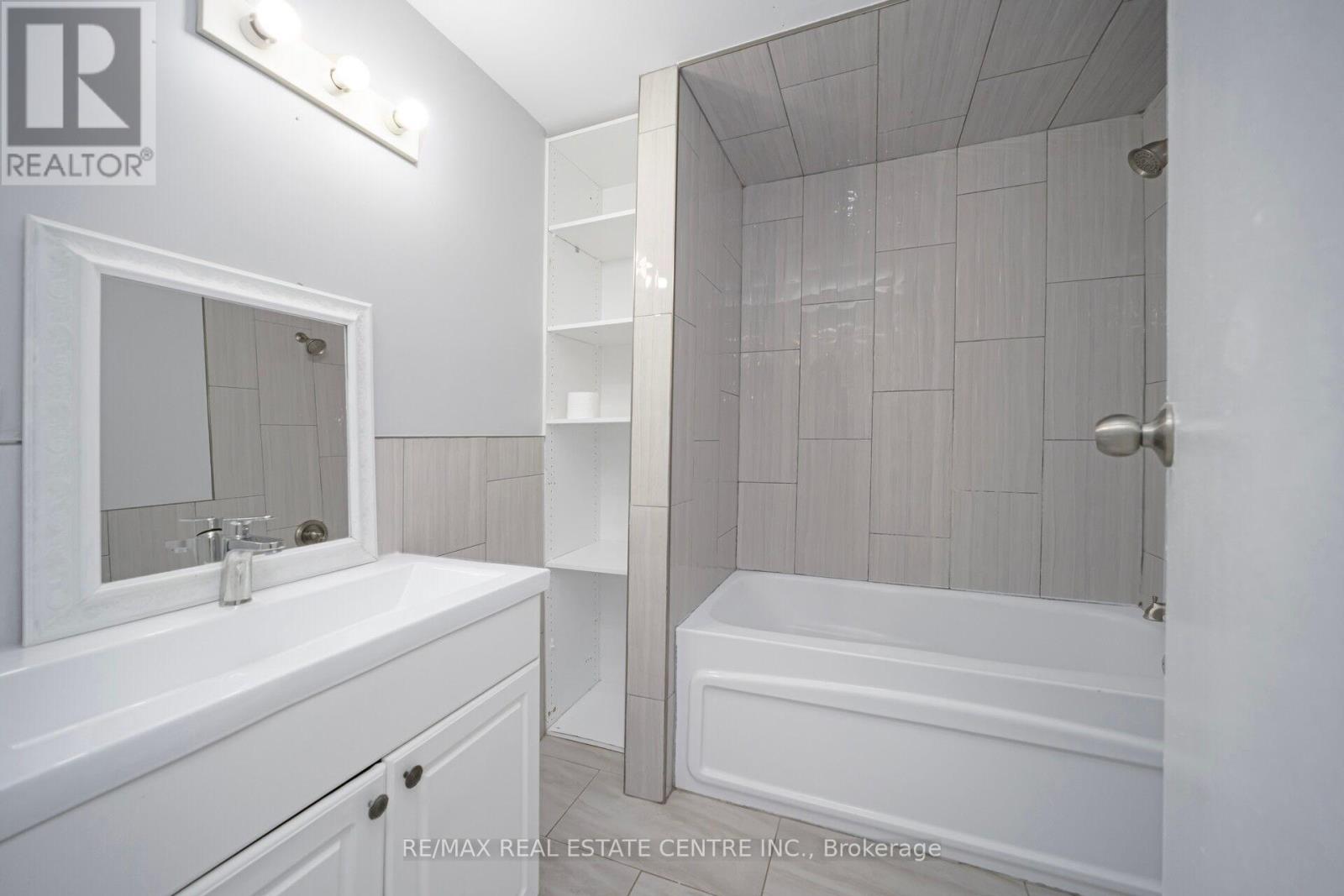 35 Madison Street, Brampton (Central Park), Ontario  L6S 3C4 - Photo 38 - W12386075