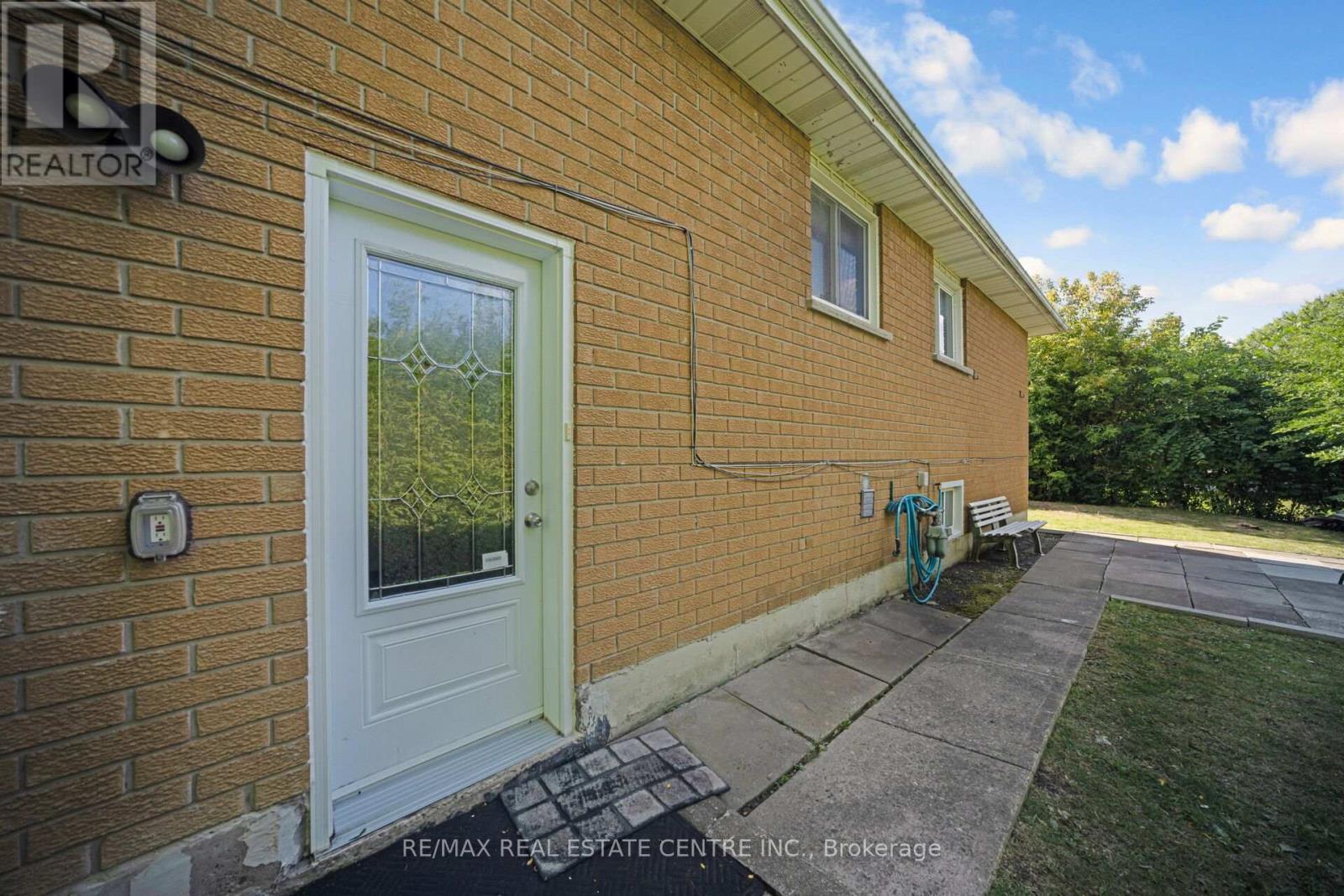 35 Madison Street, Brampton (Central Park), Ontario  L6S 3C4 - Photo 40 - W12386075