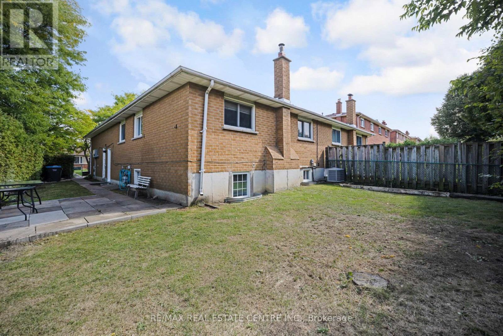 35 Madison Street, Brampton (Central Park), Ontario  L6S 3C4 - Photo 42 - W12386075