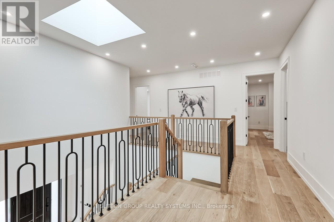 214 Shaver Avenue N, Toronto, Ontario  M9B 4P3 - Photo 19 - W12386110