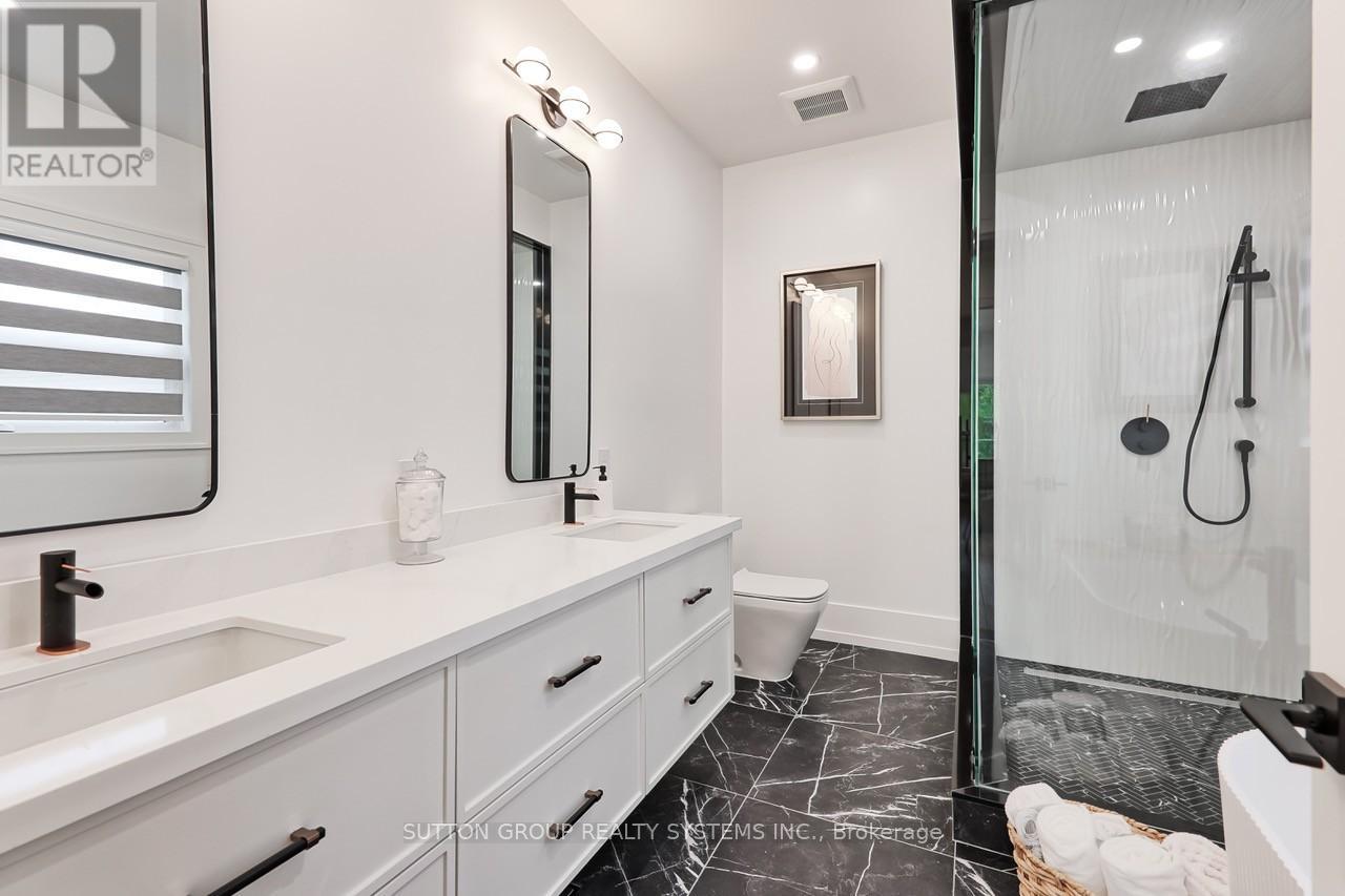 214 Shaver Avenue N, Toronto, Ontario  M9B 4P3 - Photo 21 - W12386110