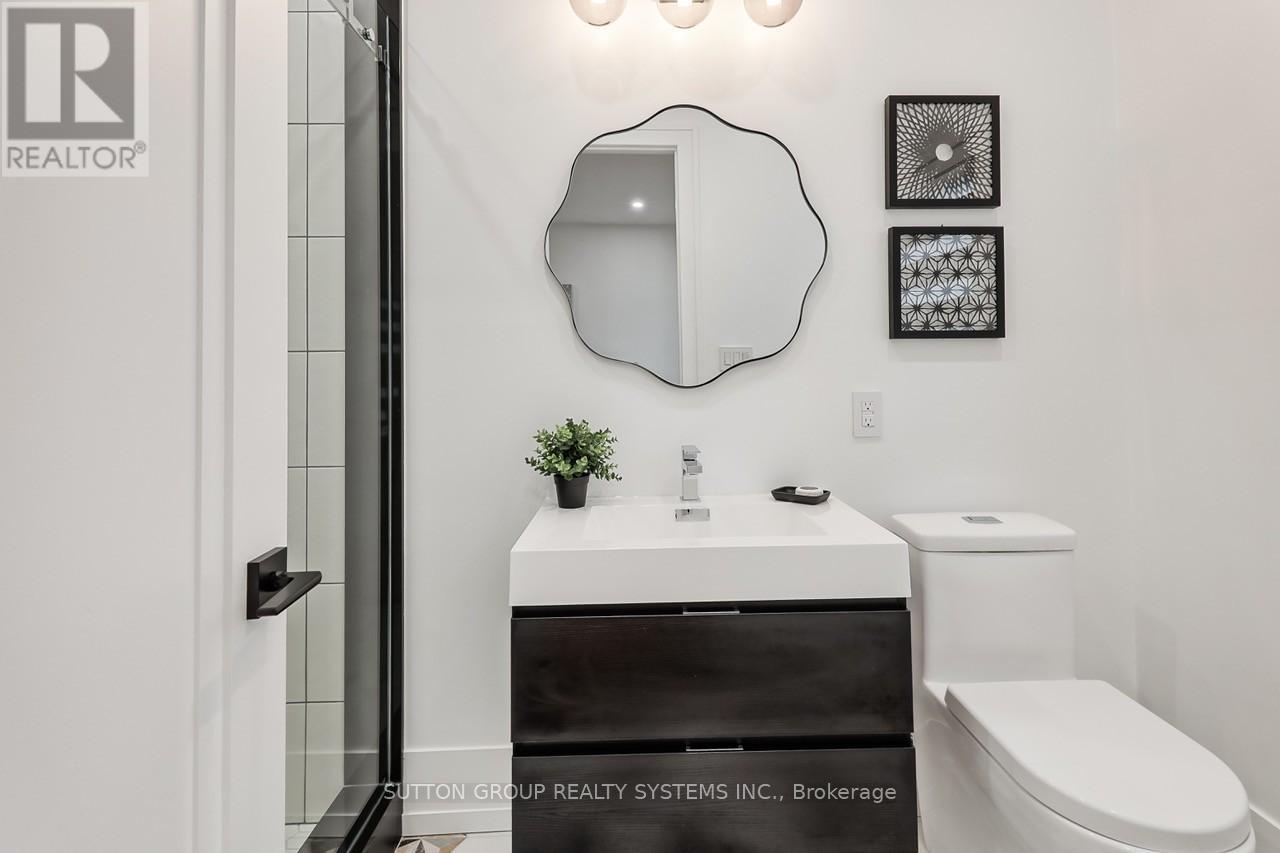 214 Shaver Avenue N, Toronto, Ontario  M9B 4P3 - Photo 25 - W12386110