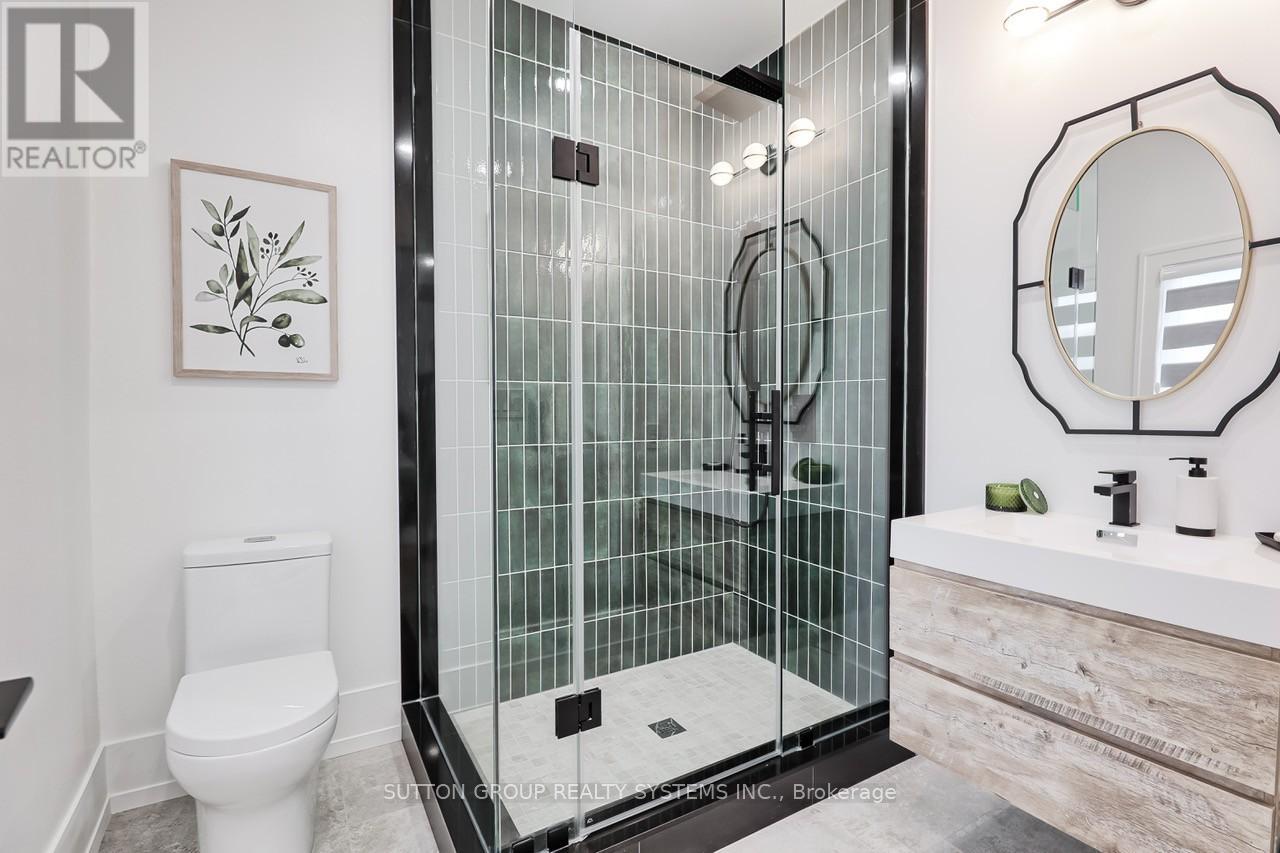 214 Shaver Avenue N, Toronto, Ontario  M9B 4P3 - Photo 27 - W12386110