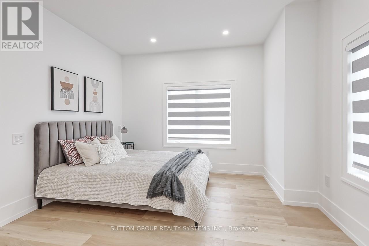214 Shaver Avenue N, Toronto, Ontario  M9B 4P3 - Photo 28 - W12386110