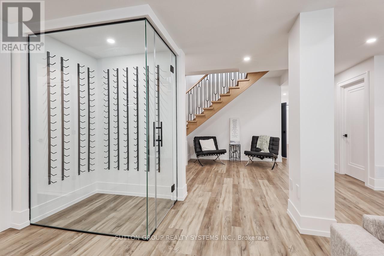 214 Shaver Avenue N, Toronto, Ontario  M9B 4P3 - Photo 34 - W12386110