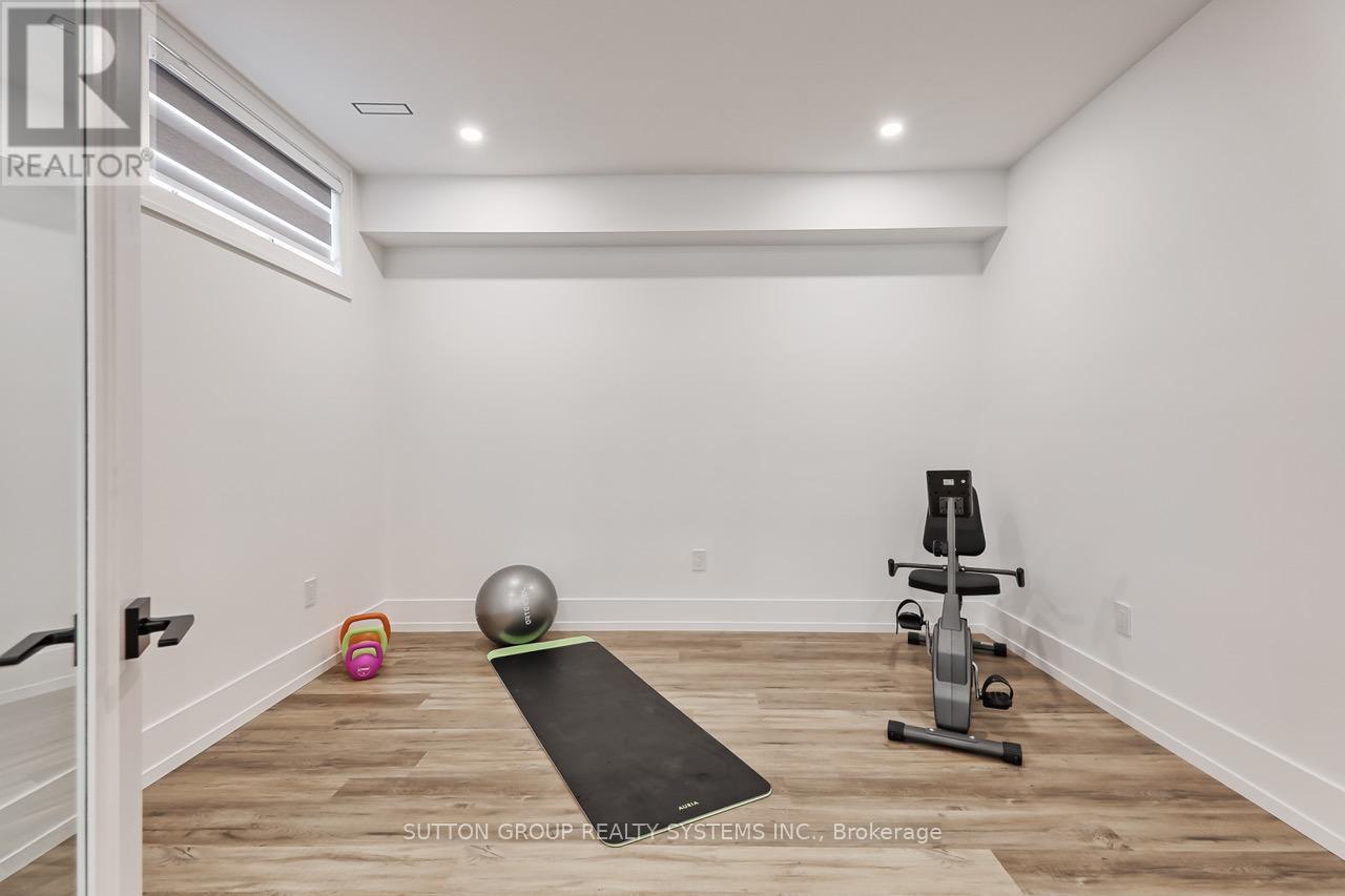 214 Shaver Avenue N, Toronto, Ontario  M9B 4P3 - Photo 37 - W12386110