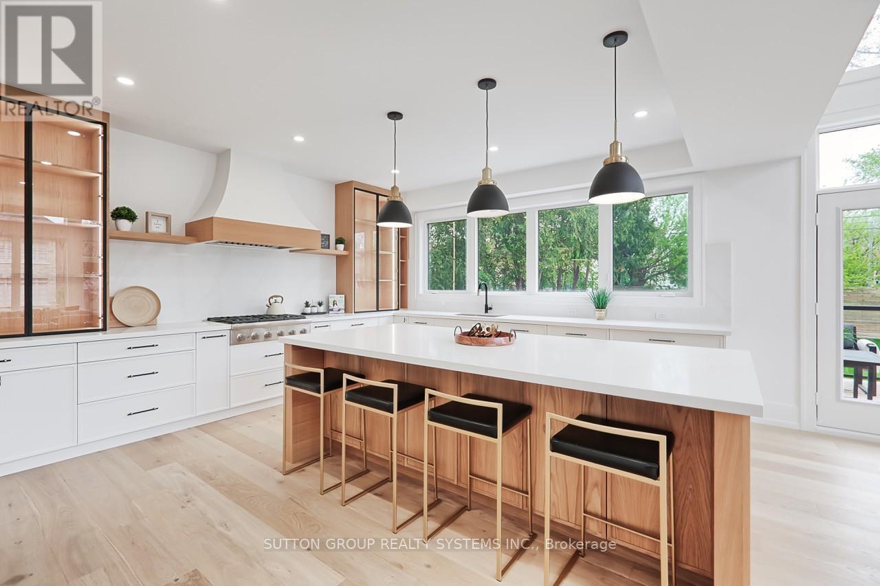 214 Shaver Avenue N, Toronto, Ontario  M9B 4P3 - Photo 8 - W12386110