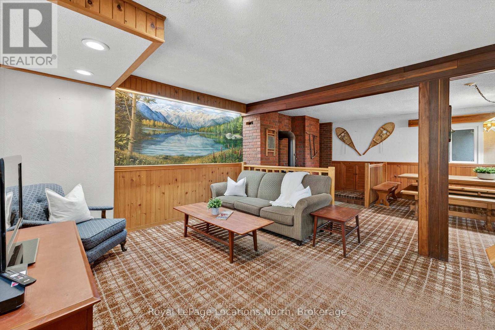 119 Tyrol Avenue, Blue Mountains, Ontario  N0H 2E0 - Photo 10 - X12386153