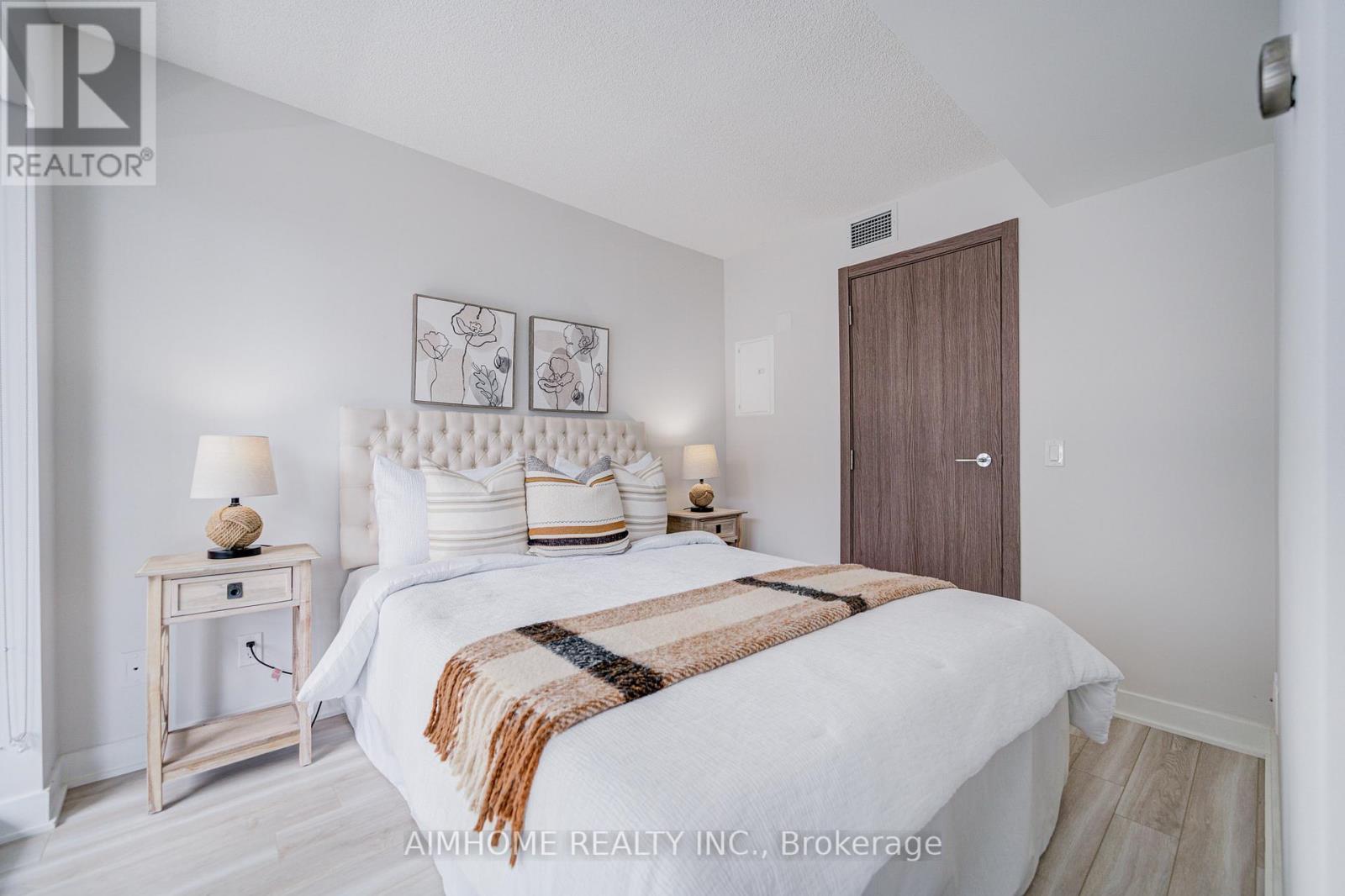 1102 - 19 Bathurst Street, Toronto, Ontario  M5V 0N2 - Photo 24 - C12385928
