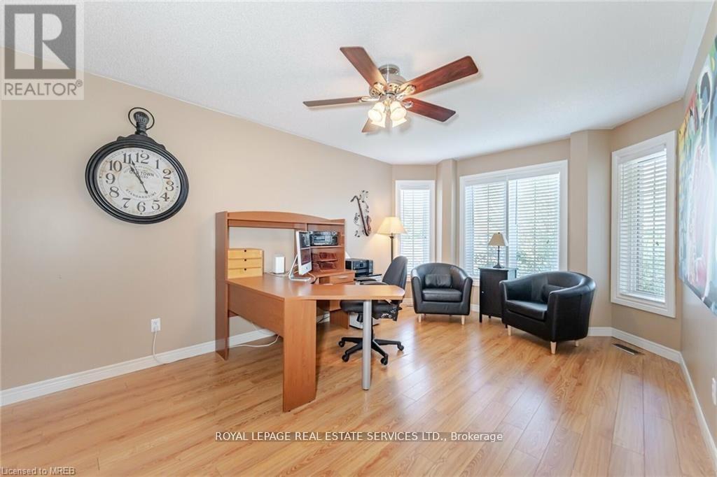 125 Ferndale Drive S, Barrie (Ardagh), Ontario  L4N 6Y6 - Photo 18 - S12385501